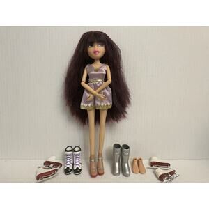 Vintage Bratz Katia 2001 Doll Dressed w/ Extra Boots Feet Ice Skates